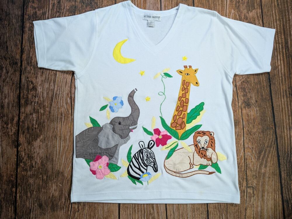 Vintage Victoria Harbour African Animals Lion Elephant Zebra Giraffe - Size L